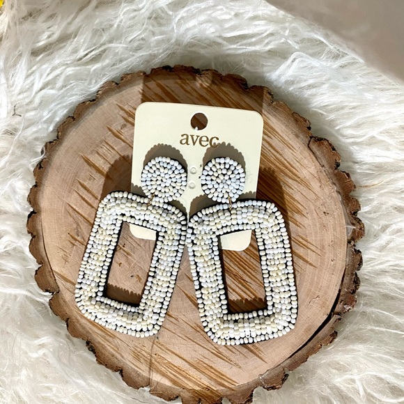 NWT Earrings  3” Tao Beaded Statement /White - Picture 9 of 10